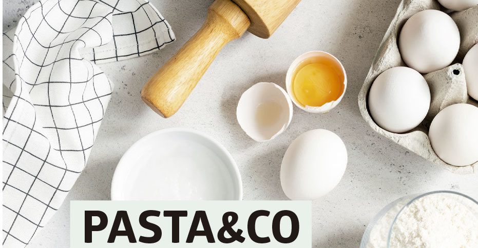 <it>Pasta</it> & Co, table with eggs, a rolling pin and flour
