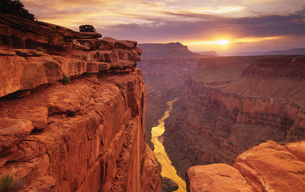 The sun setting over the Grand Canyon