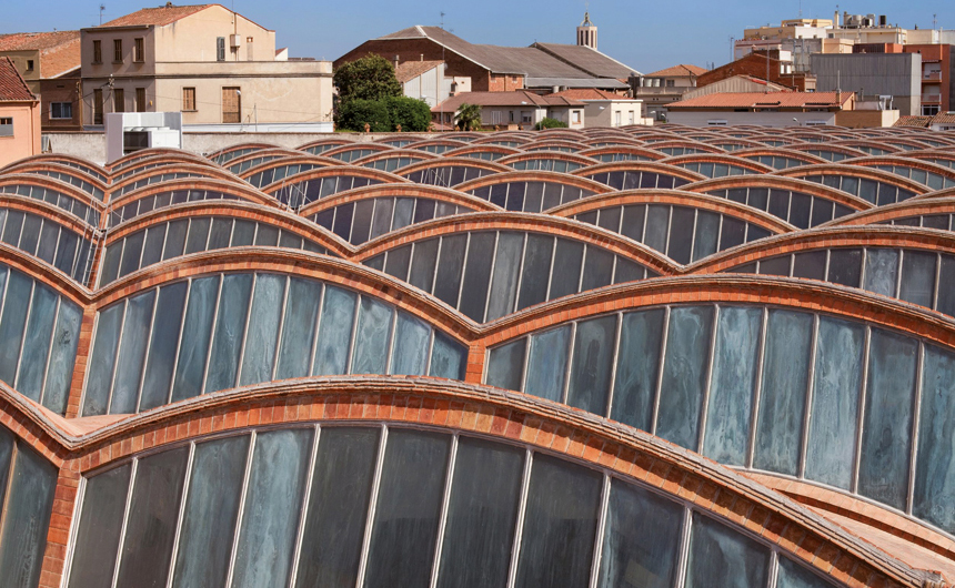Fig.1.42  Estructura del sostre de l’edifici del Museu de la Ciència i de la Tècnica de Catalunya. És una de les millors obres arquitectòniques industrials modernistes de Catalunya.